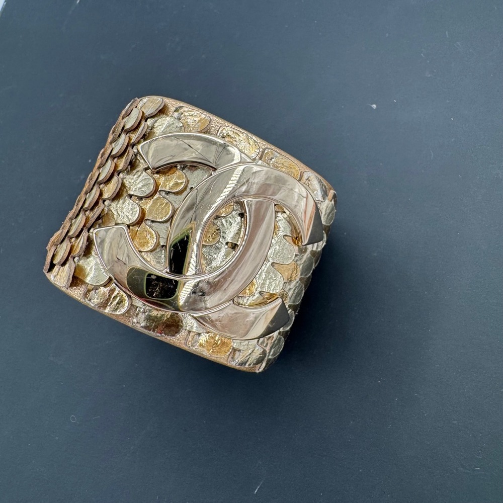 Chanel B18C Gold Scale Warrior Leather CC Cuff Bracelet Cruise Calfskin